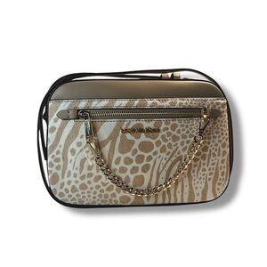 BRAND NEW Limited Edition Michael Kors Giraffe Crossbody 🦒